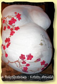 Schwangerenbauch-Abformung bemalt mit Blumen